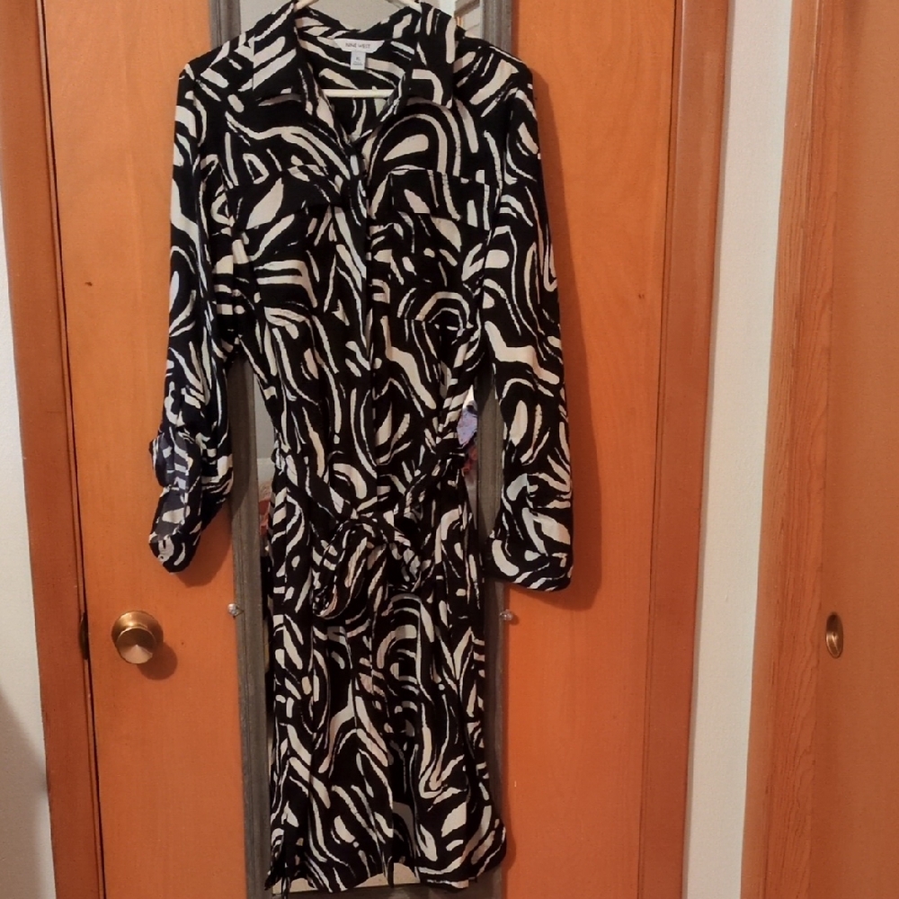 Nine West Monochrome Abstract Long Sleeve Dress